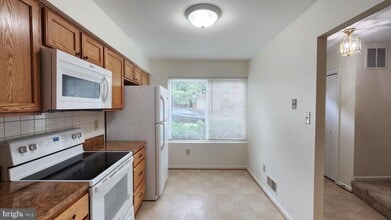 2028 6th St S in Arlington, VA - Foto de edificio - Building Photo