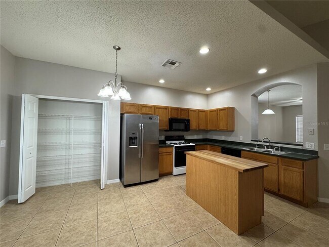 356 Cello St in Davenport, FL - Building Photo - Building Photo