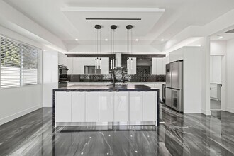 15209 Cohasset St in Los Angeles, CA - Building Photo - Building Photo