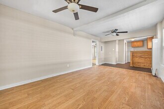 2214 W Laurel St in San Antonio, TX - Building Photo - Building Photo