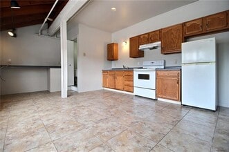 55 Beach St in Westerly, RI - Building Photo - Building Photo