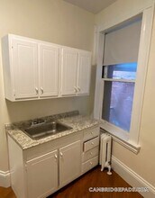 2 Ware St, Unit 111 in Cambridge, MA - Building Photo - Building Photo