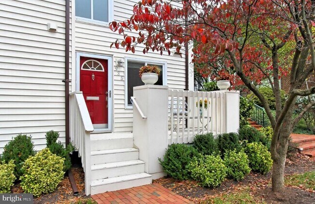 935 S Taylor St in Arlington, VA - Building Photo - Building Photo