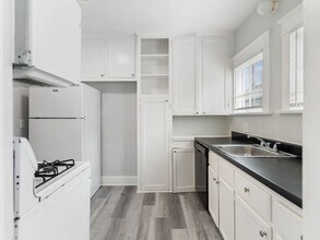 736 Olive Ave in Long Beach, CA - Foto de edificio - Building Photo