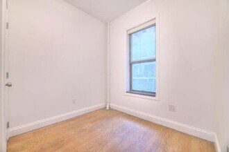75 Orchard St in New York, NY - Building Photo - Building Photo
