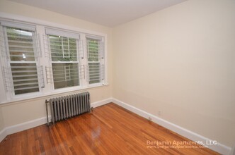 19 Lancaster Ter, Unit 1 in Brookline, MA - Building Photo - Building Photo