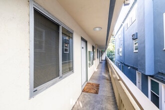 Stadium Heights LLC in Berkeley, CA - Building Photo - Interior Photo