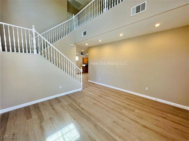 6196 Glimmering Light Ave in Las Vegas, NV - Building Photo - Building Photo