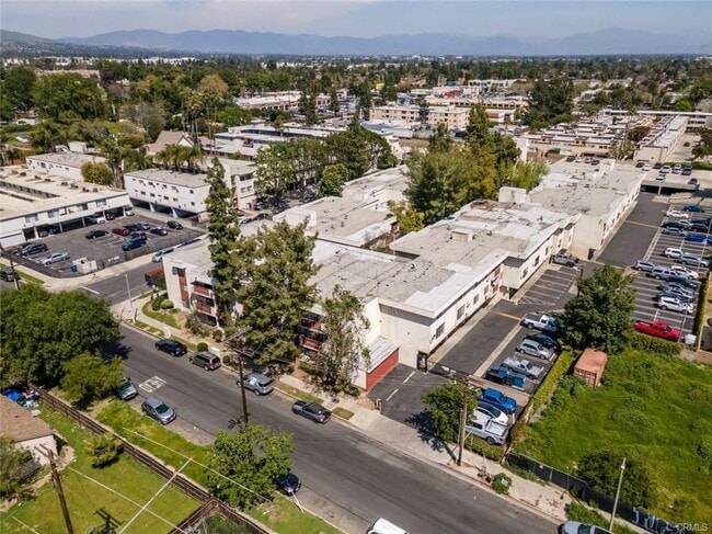 20234 Cantara St in Los Angeles, CA - Building Photo - Building Photo