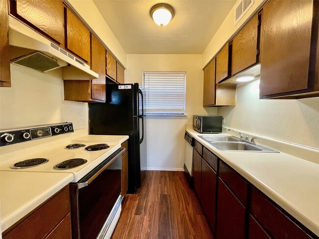 2526 W Prairie St, Unit 203 in Denton, TX - Building Photo - Building Photo