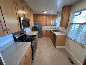 1160 NW Bella Vista Pl in Gresham, OR - Building Photo - Building Photo