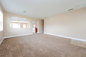 2057 Bearing Ln in Kissimmee, FL - Foto de edificio - Building Photo