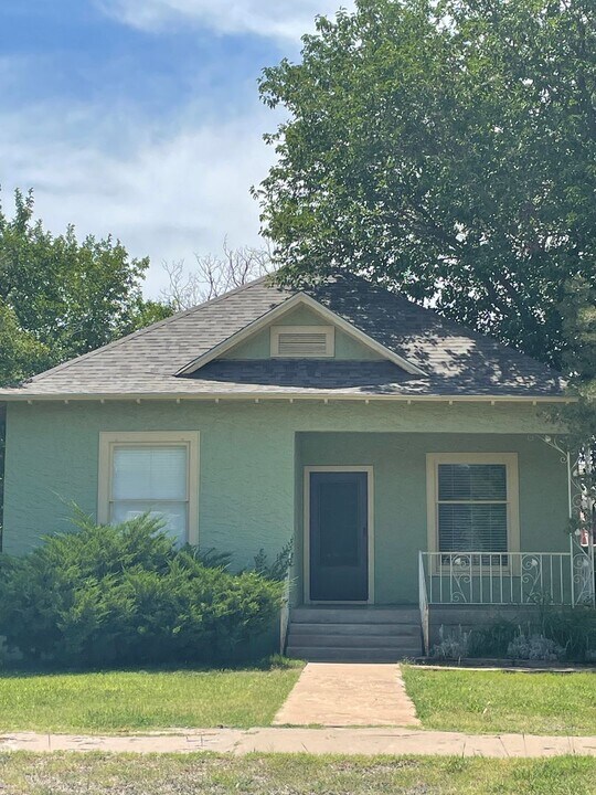 704 N Lea Ave in Roswell, NM - Building Photo