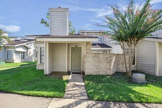 11957 Bob White Dr, Unit 863 in Houston, TX - Building Photo - Building Photo