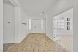 7221 Sandy Plains Ave in Las Vegas, NV - Building Photo - Building Photo