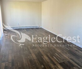 320NEC, Unit A in College Place, WA - Foto de edificio - Building Photo