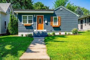 928 8th Ave S in South St. Paul, MN - Building Photo