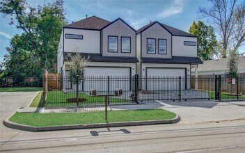 835 S Victory Dr in Houston, TX - Building Photo - Building Photo