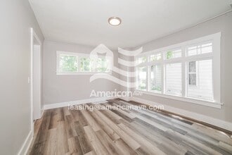 2200 N Wisconsin Ave in Peoria, IL - Foto de edificio - Building Photo