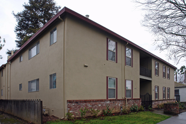 2623 U St in Sacramento, CA - Foto de edificio - Building Photo