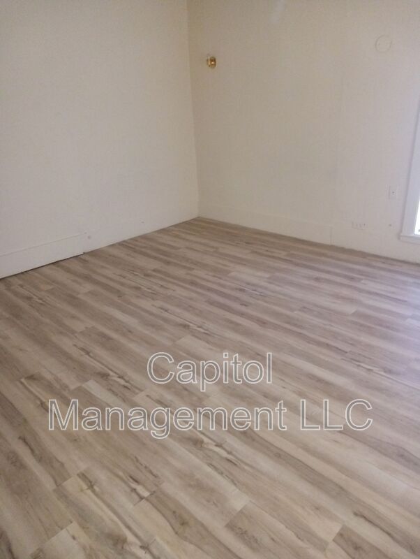 917 Seymour Ave in Lansing, MI - Building Photo - Building Photo