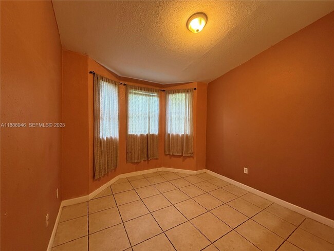 2811 SE 17th Ave in Homestead, FL - Building Photo - Building Photo