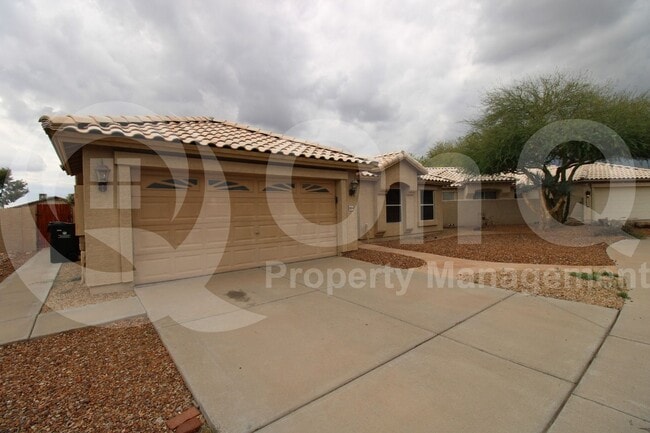20014 N 3rd Ave in Phoenix, AZ - Foto de edificio - Building Photo
