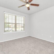 1827 Gibbons Creek Dr in Rosenberg, TX - Building Photo - Building Photo