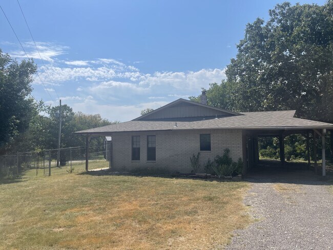 property at 1401 Folsom Blvd