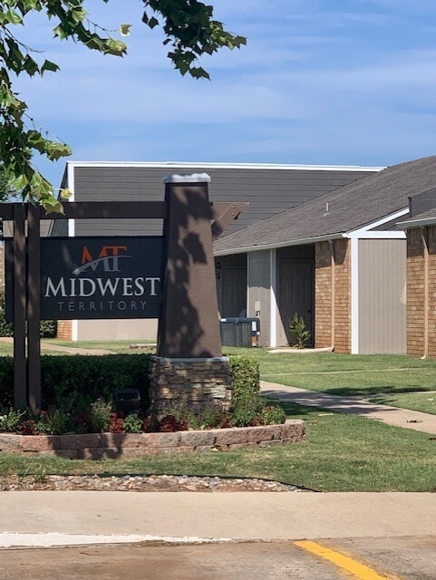 Midwest Territory in Oklahoma City, OK - Foto de edificio