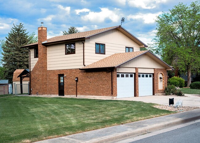 2562 Tupelo Dr in Loveland, CO - Foto de edificio - Building Photo
