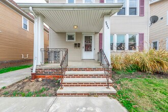 2085 Marlowe Ave, Unit Down Unit in Lakewood, OH - Building Photo - Building Photo