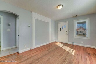 1028 Camden Ave in Louisville, KY - Building Photo - Building Photo