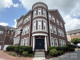 2225 Camalier Ln in Charlotte, NC - Building Photo