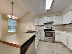 138 Lions Gate Rd in Savannah, GA - Foto de edificio - Building Photo