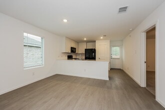 120 Arbor Hls Rd in Balch Springs, TX - Foto de edificio - Building Photo