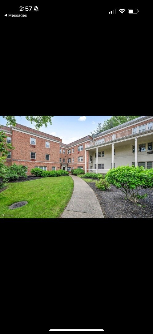 15825 Van Aken Blvd in Shaker Heights, OH - Building Photo - Building Photo