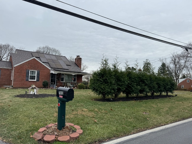 7012 Warfield Rd in Gaithersburg, MD - Building Photo - Building Photo