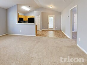 930 Valley Ridge Rd in Charlotte, NC - Building Photo - Building Photo