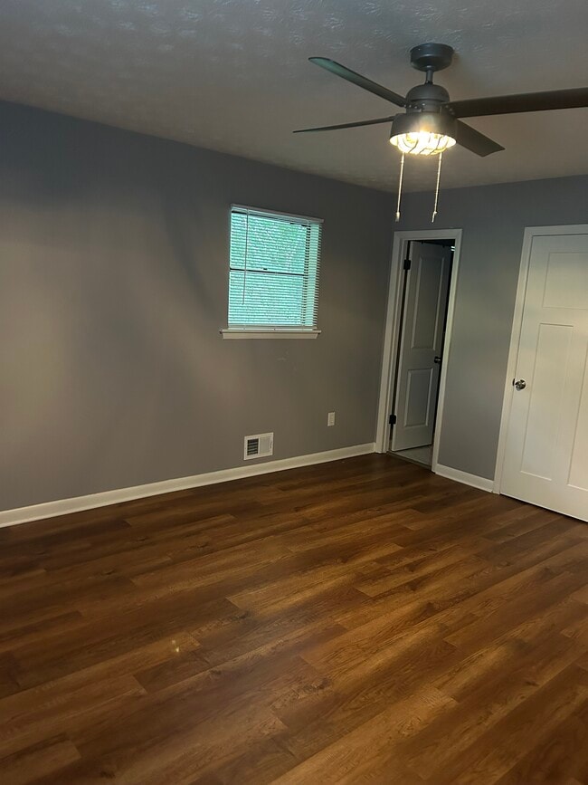 525 Transit Cir in College Park, GA - Building Photo - Building Photo