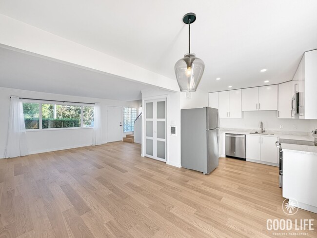 839 Valley Ave in Solana Beach, CA - Building Photo - Building Photo