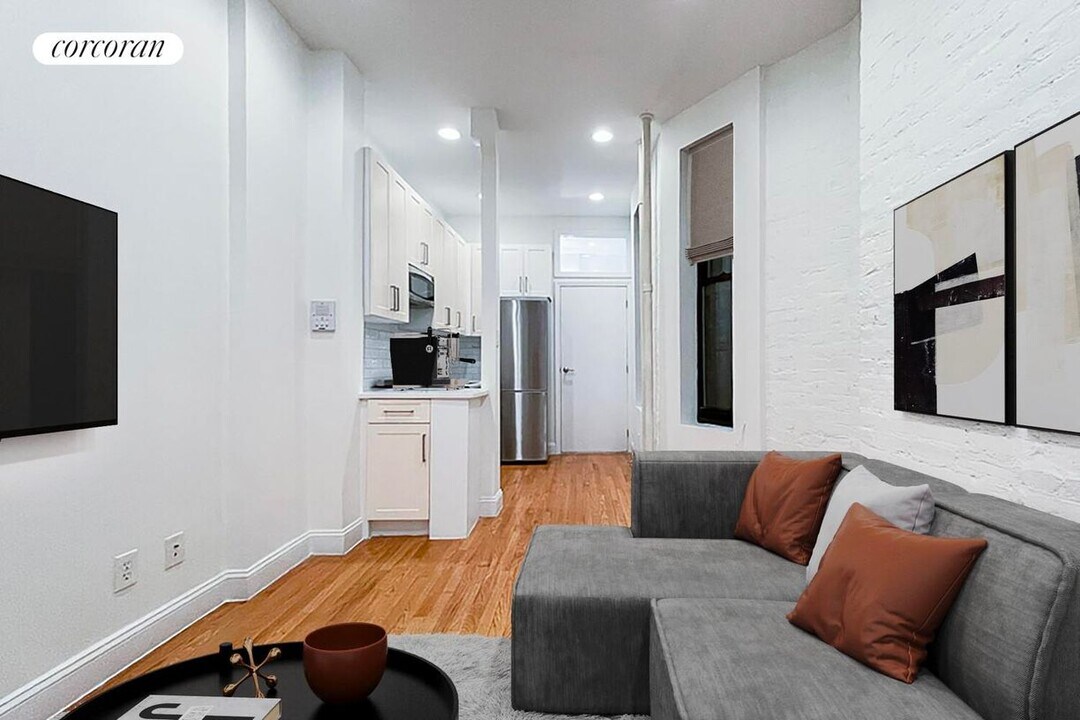 421 E 81st St in New York, NY - Building Photo