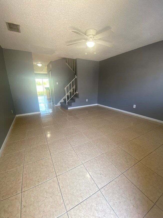 11303 Grandville Dr in Temple Terrace, FL - Building Photo - Building Photo