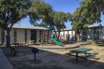 300 Mann Rd in Laredo, TX - Building Photo - Building Photo