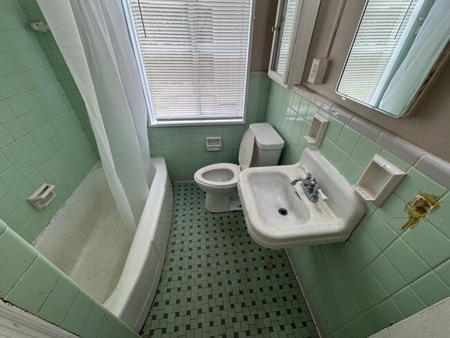 property at 517 Grant St