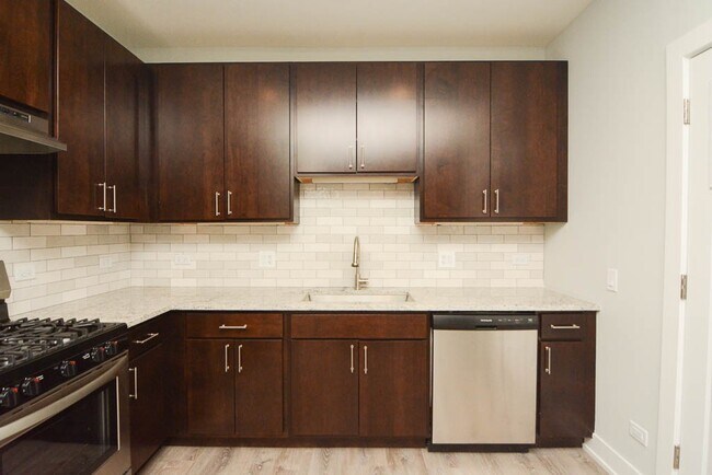 1152 Maple Ave in Evanston, IL - Building Photo - Building Photo