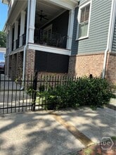 215 E Gwinnett St in Savannah, GA - Building Photo - Building Photo
