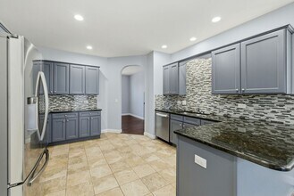 218 Goldenrod Dr in Elgin, IL - Building Photo - Building Photo