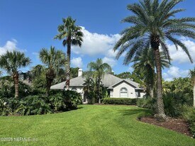 233 Marshside Dr in St. Augustine, FL - Building Photo