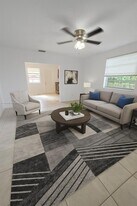 6047 Polk St in Hollywood, FL - Building Photo